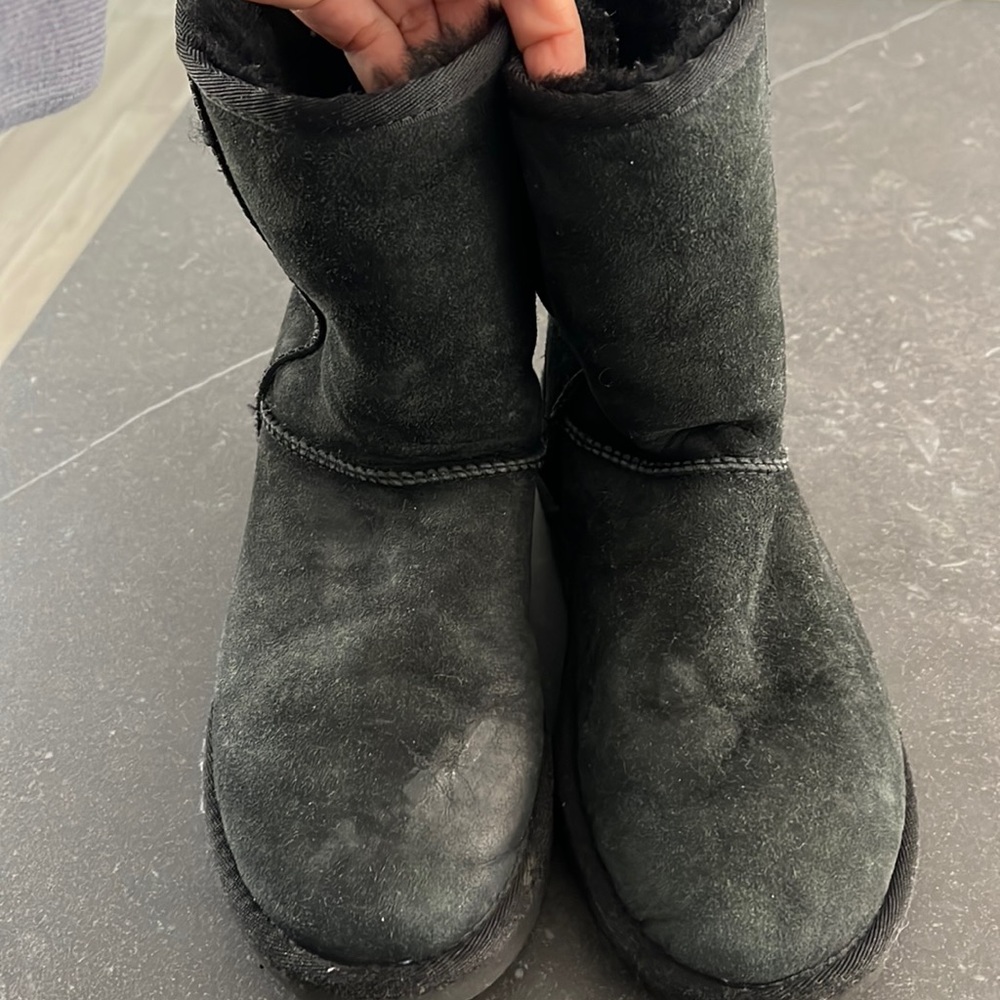 Ugg mid boots black